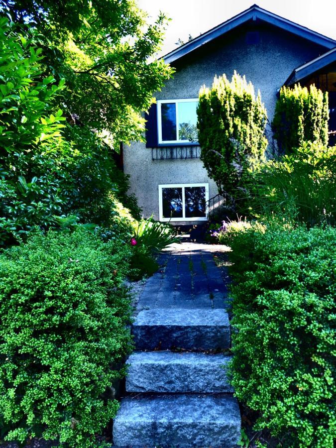 Neat, Compact, Private Room In A Lovely Vancouver Neighbourhood Exterior photo